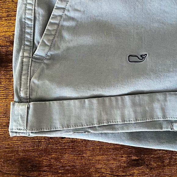 Vineyard Vines Size 2 Women’s Shorts Embroidered Blue Whale - Picture 11 of 12